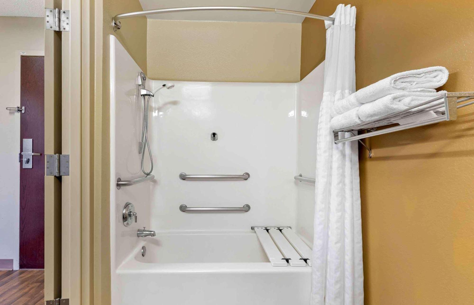 Extended Stay America Suites - Chicago - O'Hare - Allstate Arena Дес-Плейнс Экстерьер фото