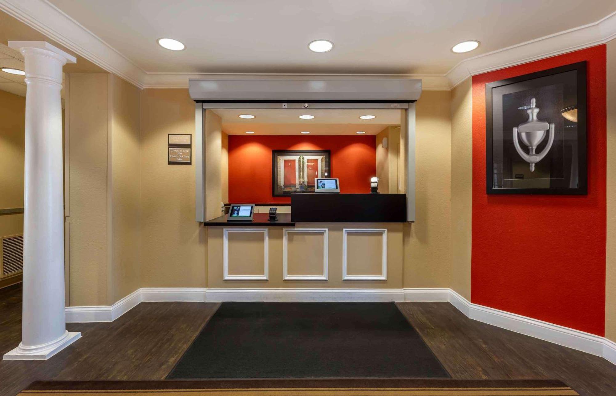 Extended Stay America Suites - Chicago - O'Hare - Allstate Arena Дес-Плейнс Экстерьер фото